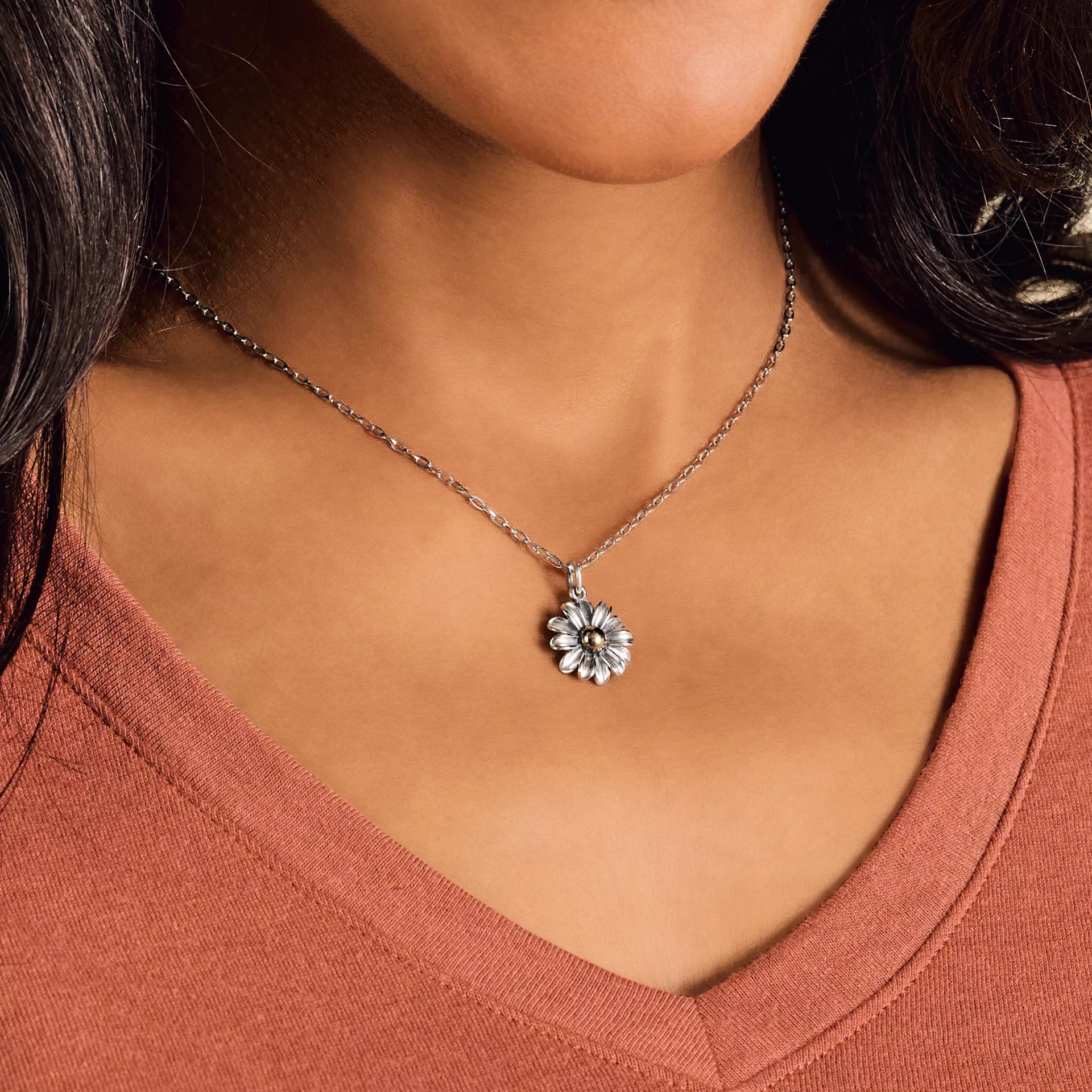 Blooming Daisy Charm - Image 5