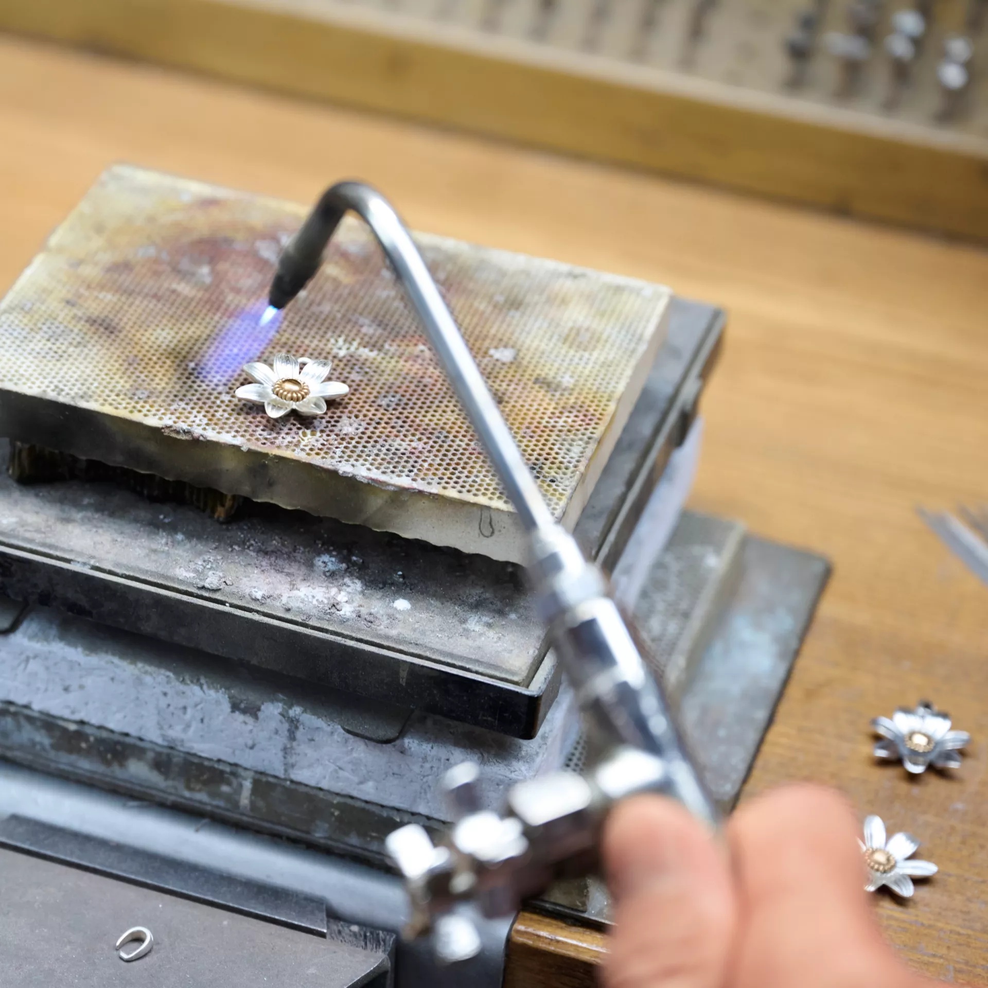 Full Bloom Pendant - Image 4