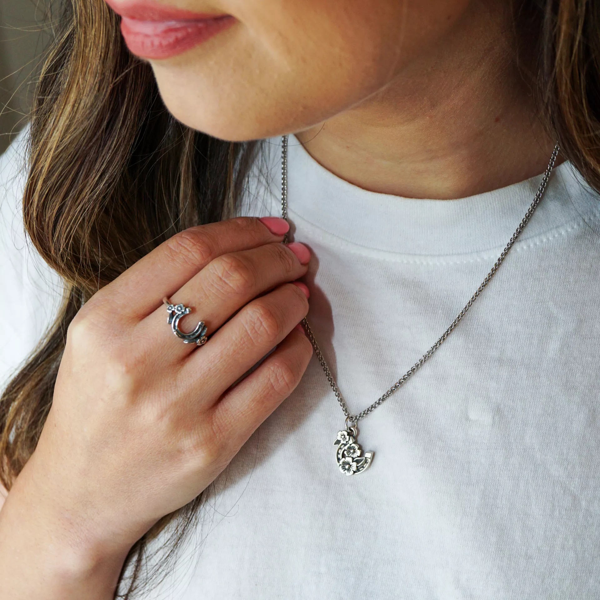 Floral Horseshoe Charm - Image 4