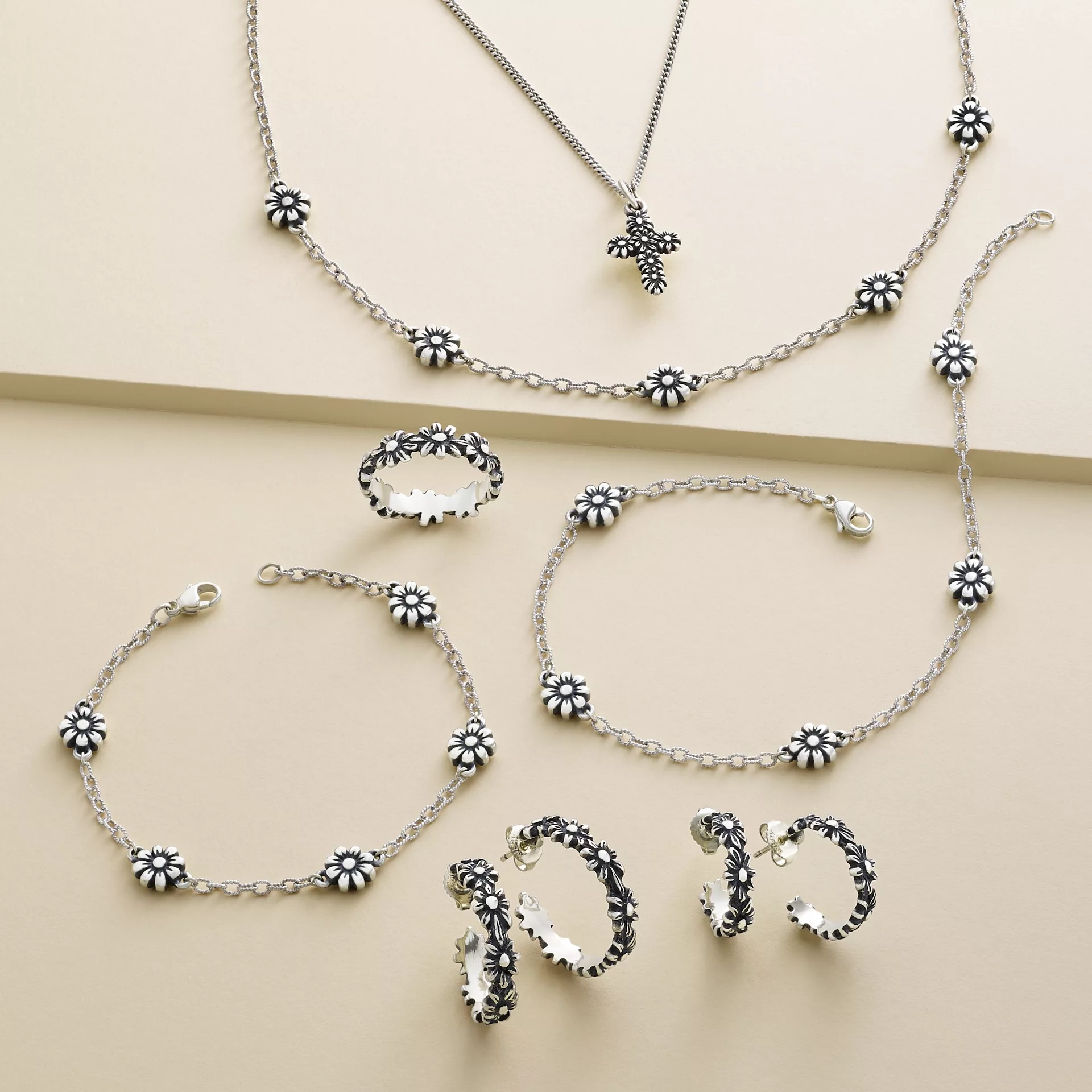 Margarita Flower Necklace - Image 3