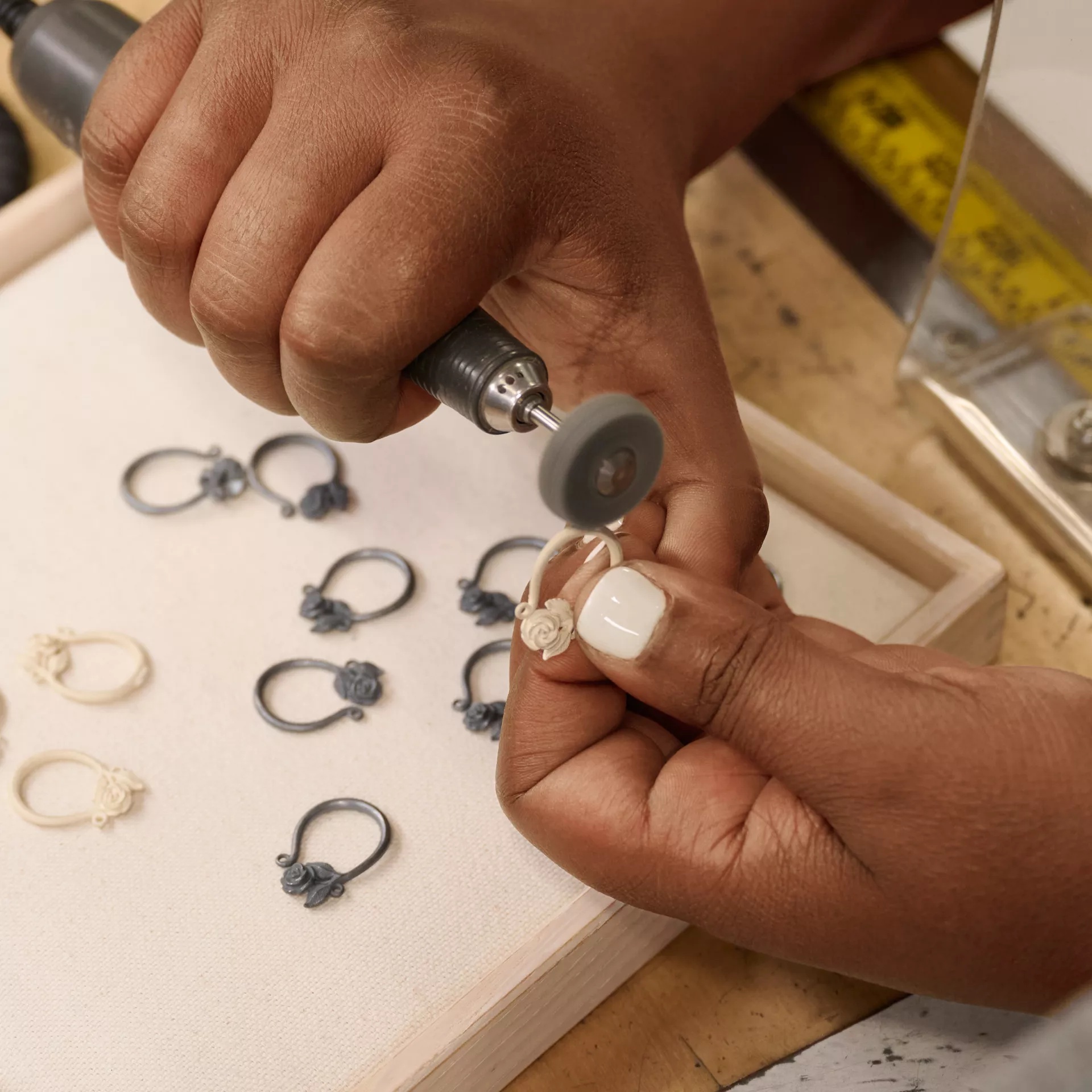 Rose Changeable Charm Holder Necklace - Image 5