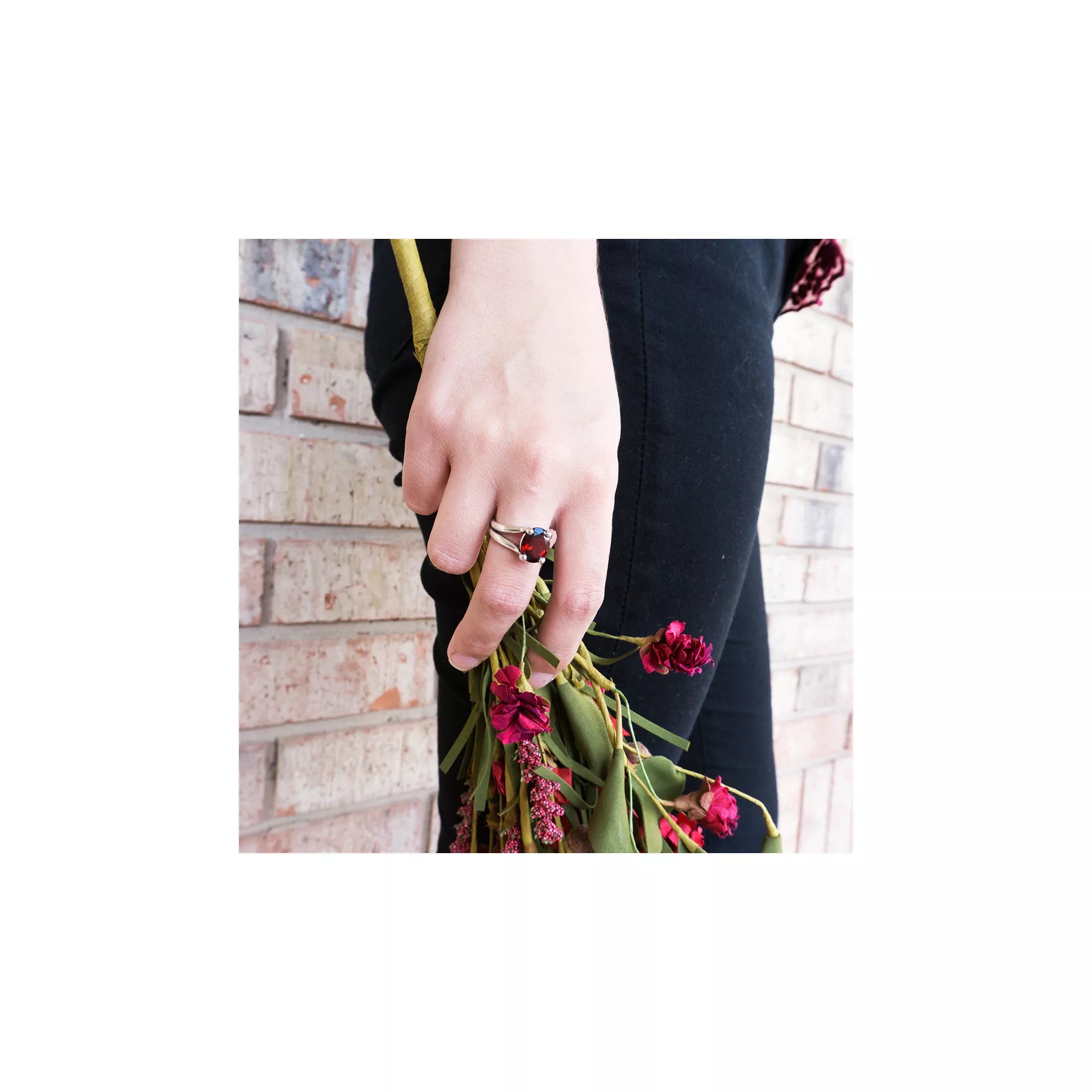 Oval Gemstone Ring - Image 4