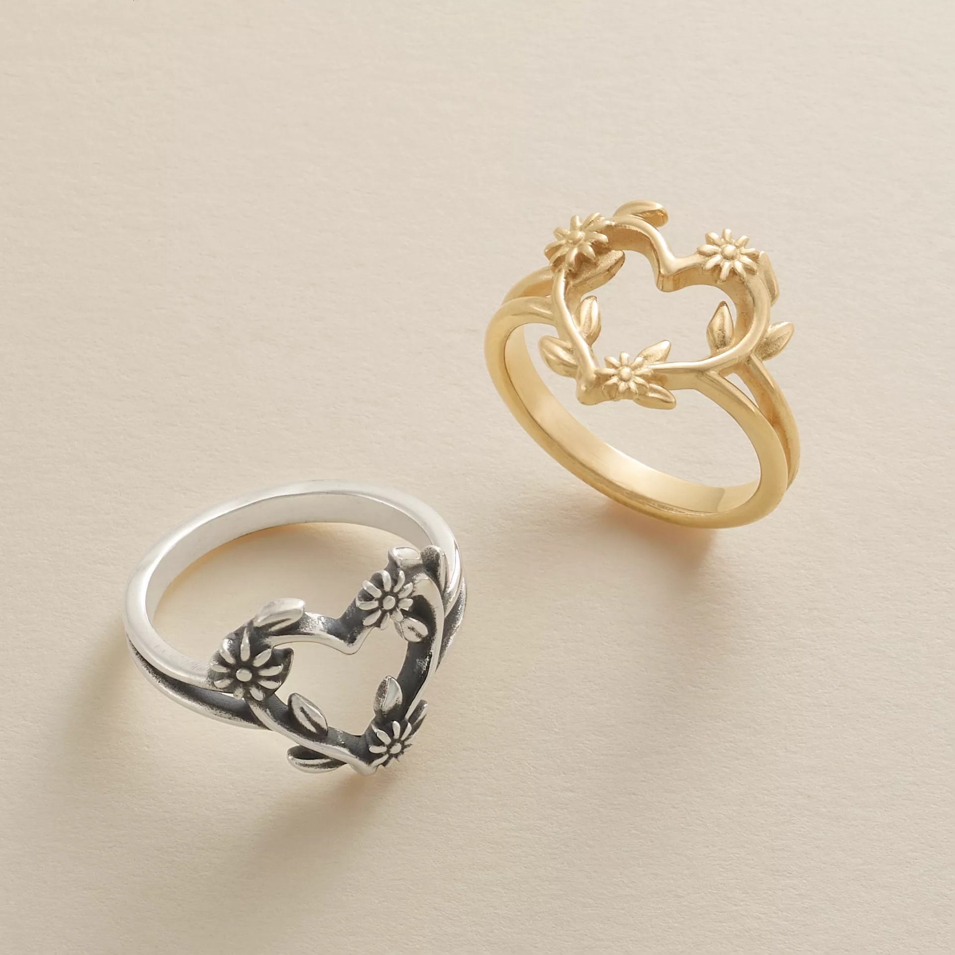 Flowering Vines Heart Ring - Image 2